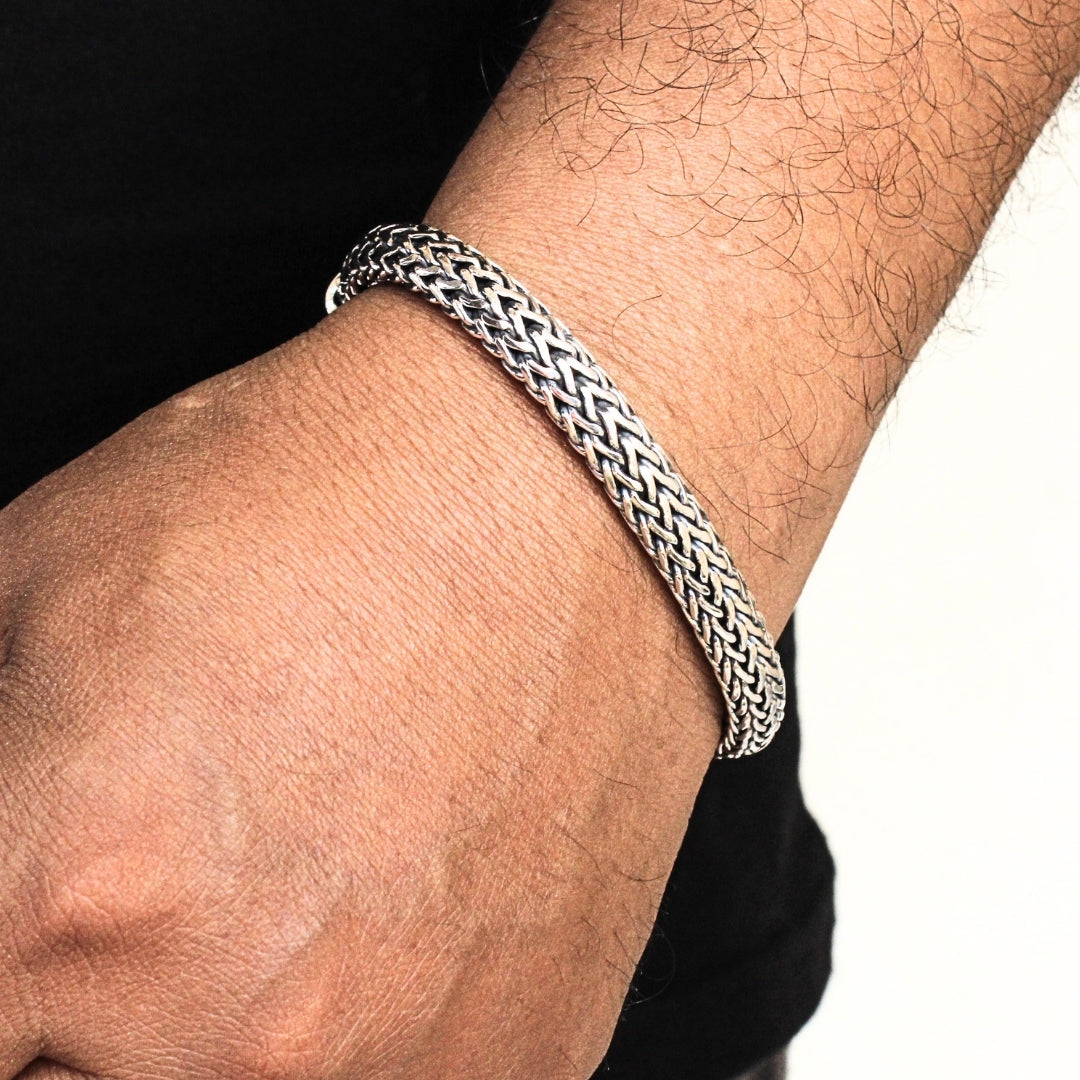 Balinese 8mm Sumbu Kompor Tulang Naga Silver Bracelet