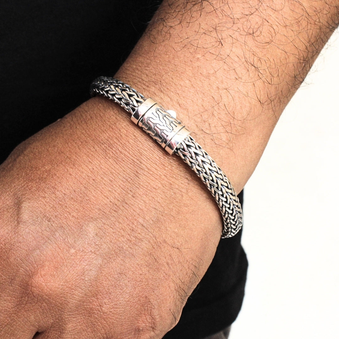 Balinese 8mm Sumbu Kompor Tulang Naga Silver Bracelet
